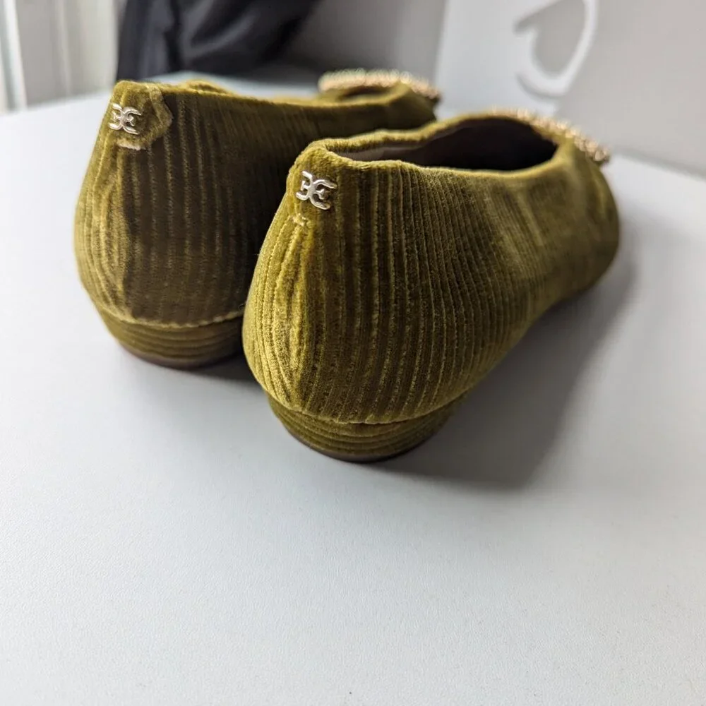Sam Edelman Olive Green Flats with Gold Buckle NWOB - Picture 4 of 5
